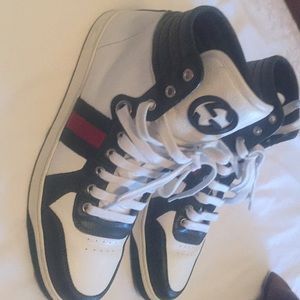 Gucci sneakers wear but in good conditions